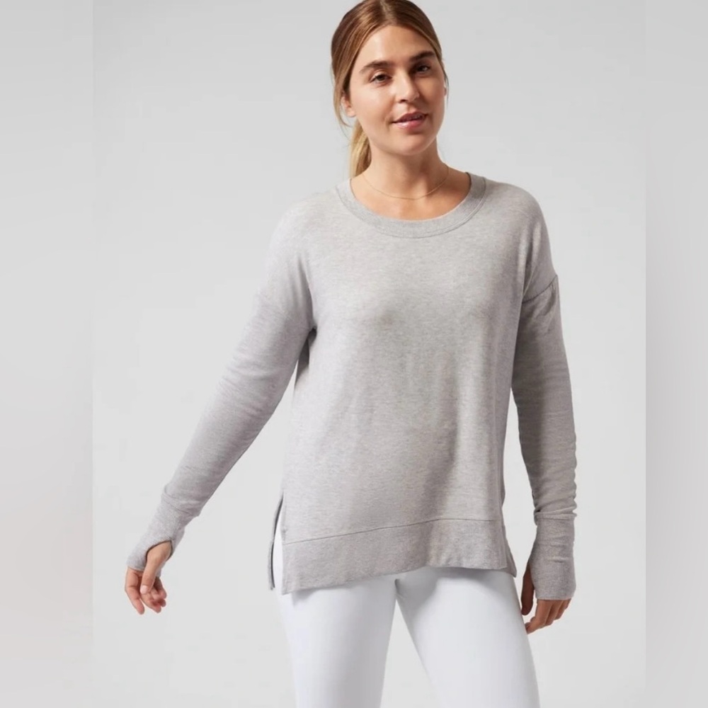 Athleta Light Gray Long Sleeve Top - Size Medium
